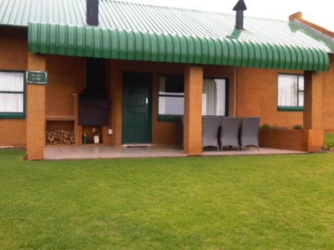 Bull's Nose veranda with braai area